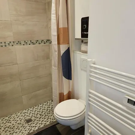 Beau Studio, Le Lerins Centre Juan-les-pins , 150m Des Plages Apartment Antibes