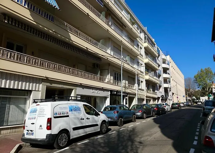 Beau Studio, Le Lérins Centre Juan-les-pins , 150m Des Plages Appartement *